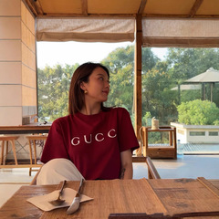 高バージョンGU家25ssプリントアルファベットカジュアルゆるい男女同型半袖カップル正しい版丸襟tシャツ