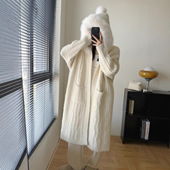 雪球精灵2025秋大狐狸毛领毛球麻花中长款连帽针织开衫毛衣外套女