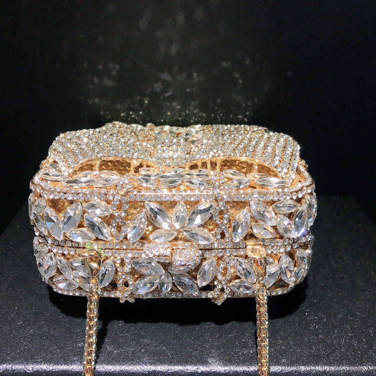Túi clutch dạ tiệc hình hộp quà nơ đính đá kim cương nhân tạo — Vàng kim AB