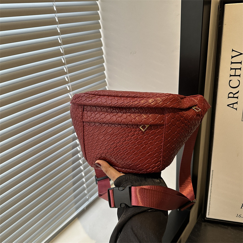 Bolsas casuales de color sólido 2025, nueva personalidad, bolsas de pecho de mujeres, bolsas de cambio, bolsas de moda de tejido de mujeres