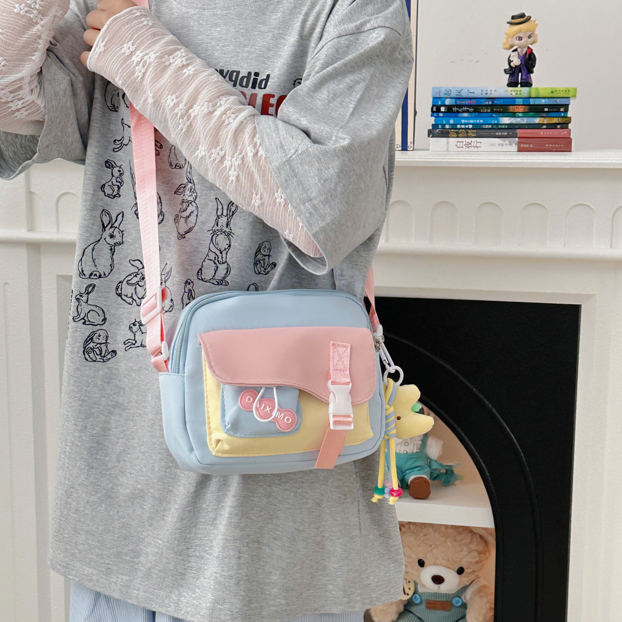 Lindo bolso pequeño femenino japonés color caramelo salvaje estudiante pequeño bolso cuadrado casual de viaje bolso de teléfono móvil bolso de mensajero de moda
