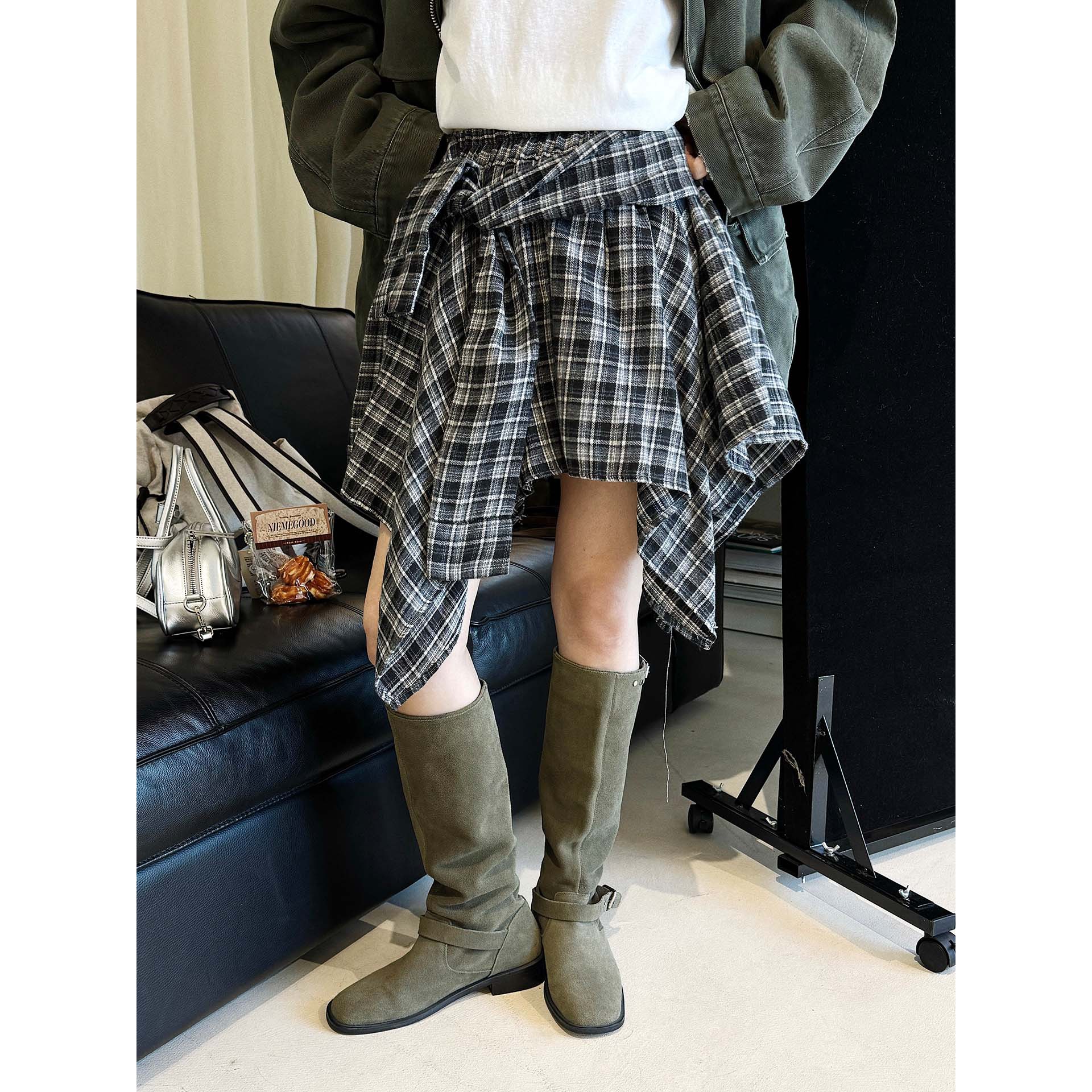 Louvre Spring New Korean Retro Color Block Plaid Irregular Hem Skirt for Women - Slimming and Height-Enhancing Short Skirt