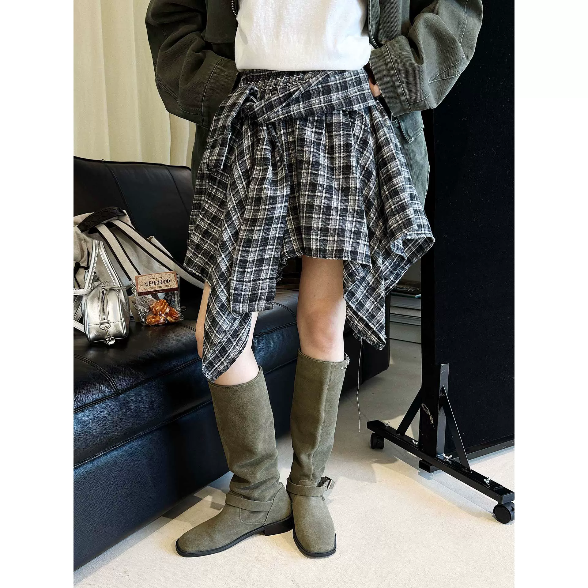 卢浮春季新款韩系复古撞色格纹不规则裙摆半身裙显瘦显高短裙女