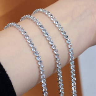 18K Gold Aquamarine Diamond Bracelet Finished Full Heart-Shaped Aquamarine 8.2 Carat Diamond 5 Points