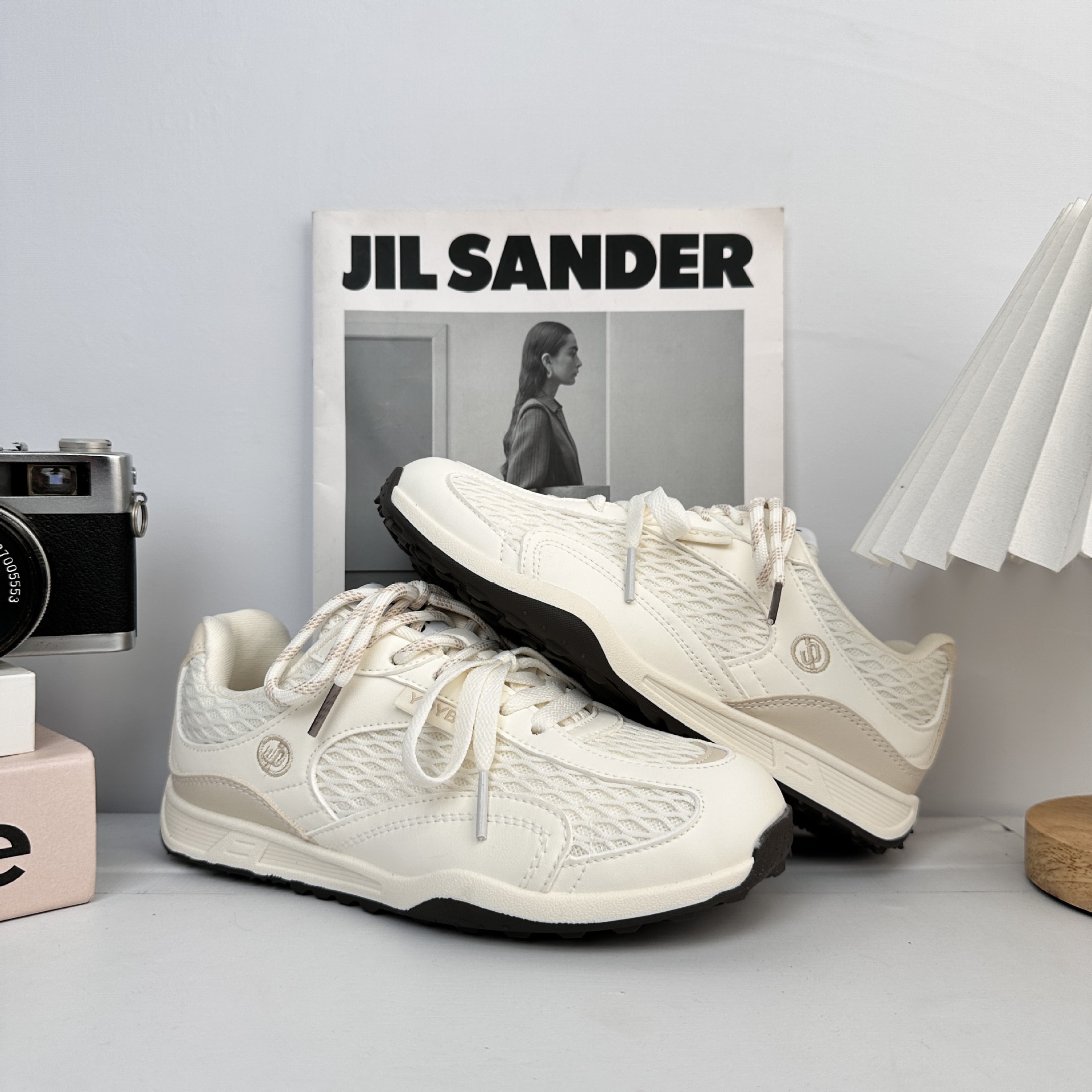 Yuanbo zapatos de verano de malla para mujeres zapatos deportivos de malla transpirables para niños 2025 nuevos zapatos casuales de estilo universal