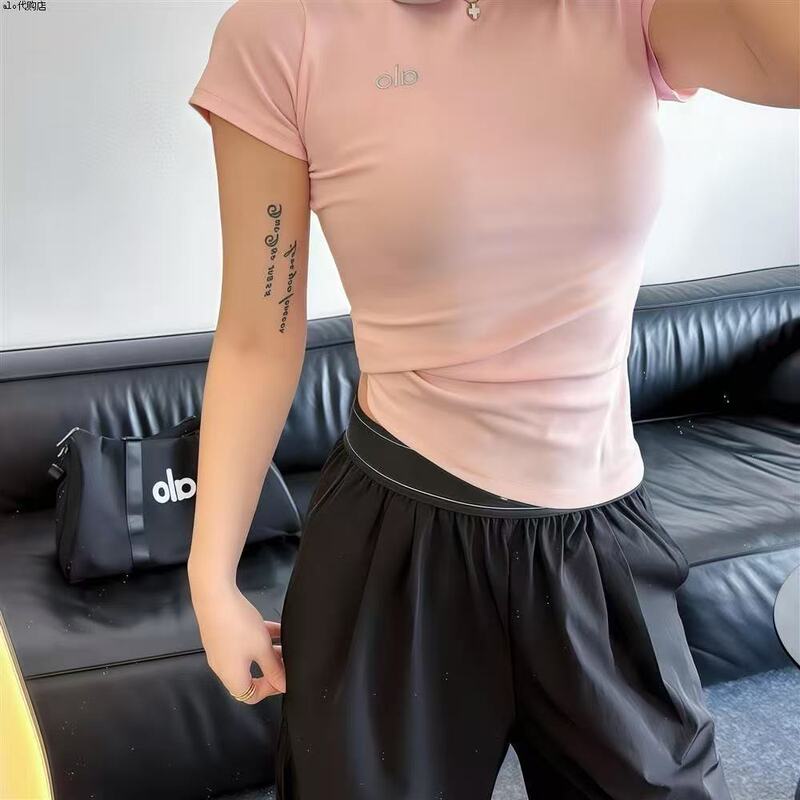 New Alo Letter Original Label Women's Slim Fit Round Neck Sports Short Sleeve T-Shirt with 3D Label, Heavyweight, in Stock