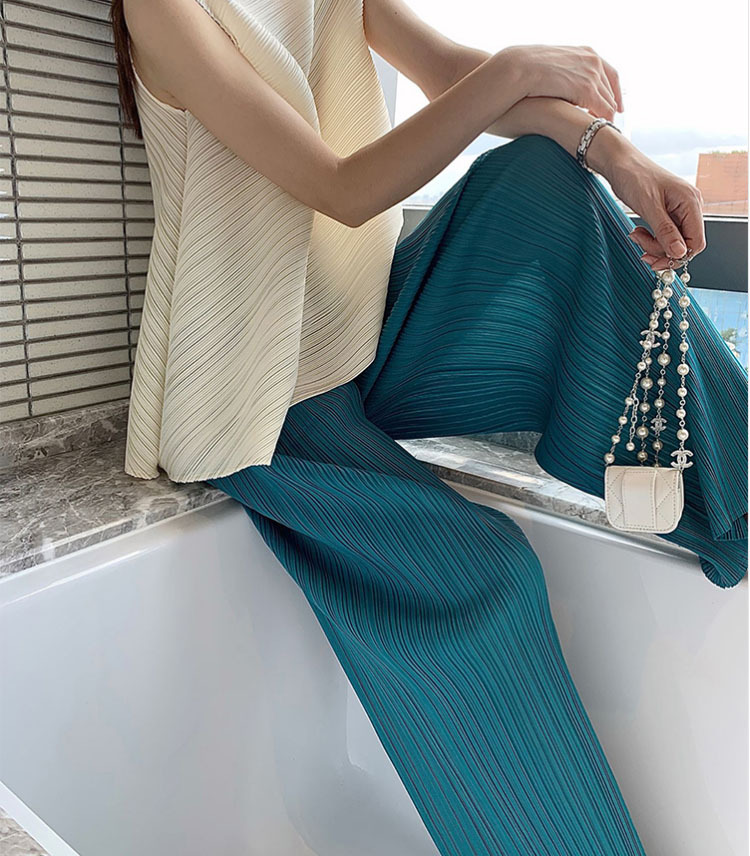 Quần culottes nữ ống rộng cạp cao dáng lửng chất liệu mỏng mát hè 2025 — Màu đen, Màu xanh tím than, Xanh lam Sương Khói, Xanh Cỏ chi tiết 3