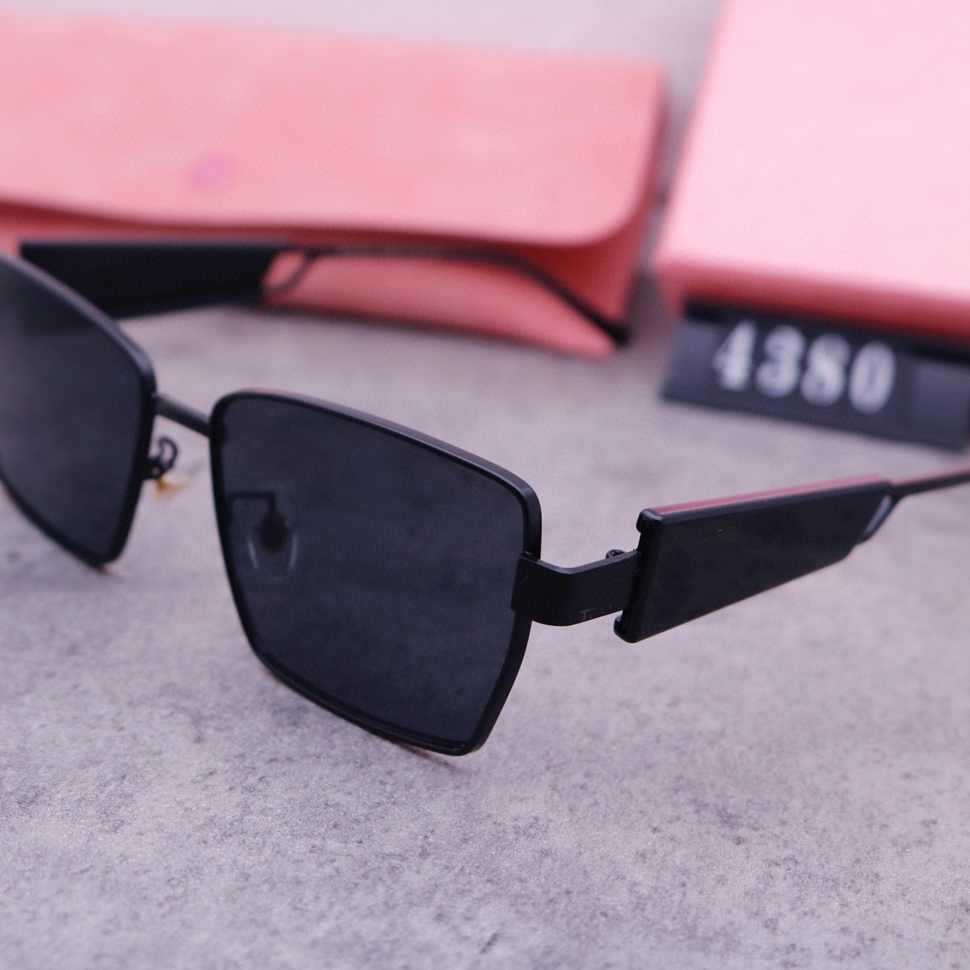 Neue 2024 Box Modische trendige Männer Frauen zeigen weiße und dünne Sonnenbrillen mit Advanced Sense_voghion.com