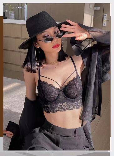 Factory Directly Sell European and American Sexy Lingerie Women's Thin Cup Lace Gathered Side Inward Summer Big Chest Small Bra Set 