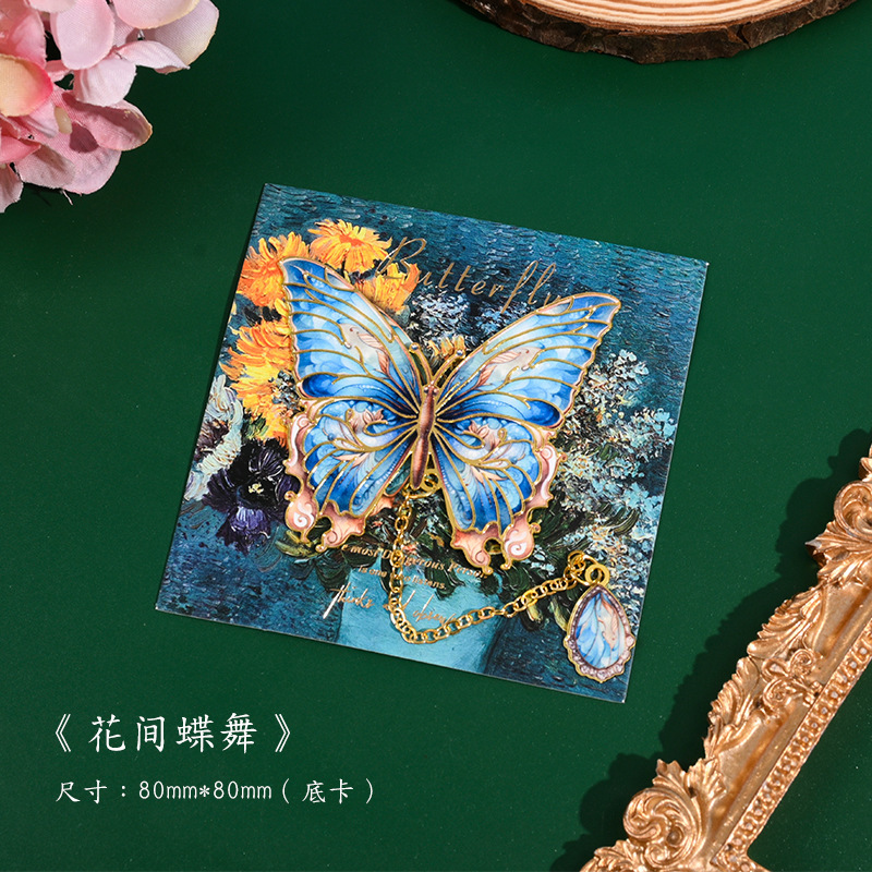 Baile de mariposa entre flores