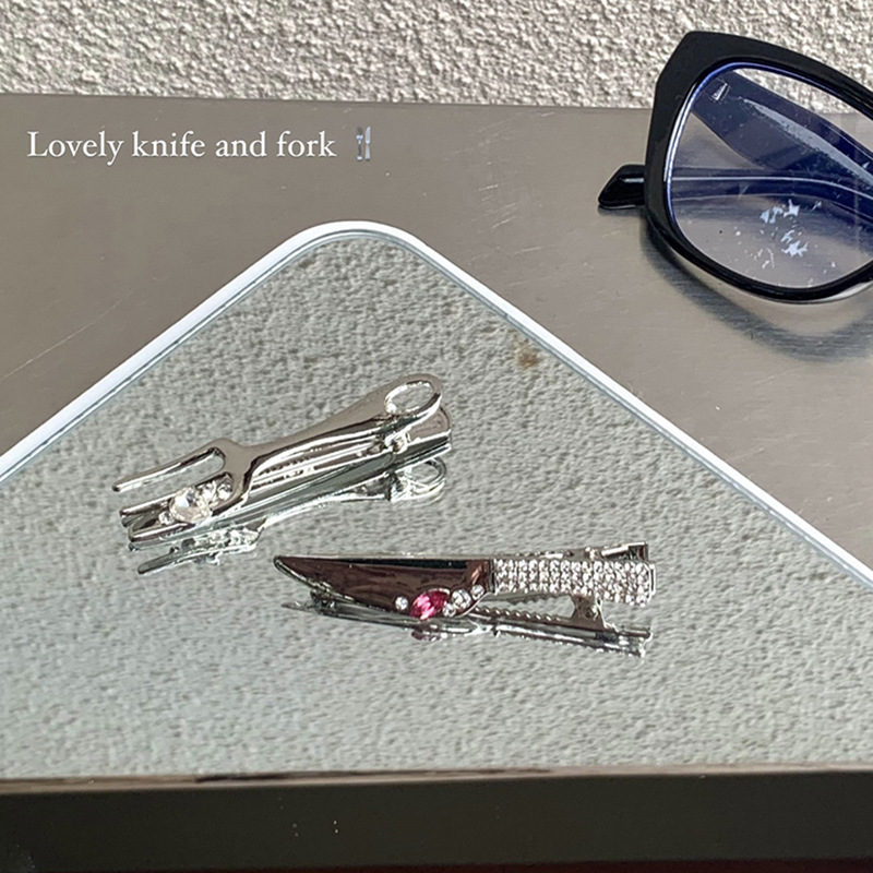 Taiku personalità piccante coltello carino e forchetta forcina capelli spezzati frangia laterale metallo liquido fermaglio a becco d'anatra accessori per capelli copricapo_voghion.com