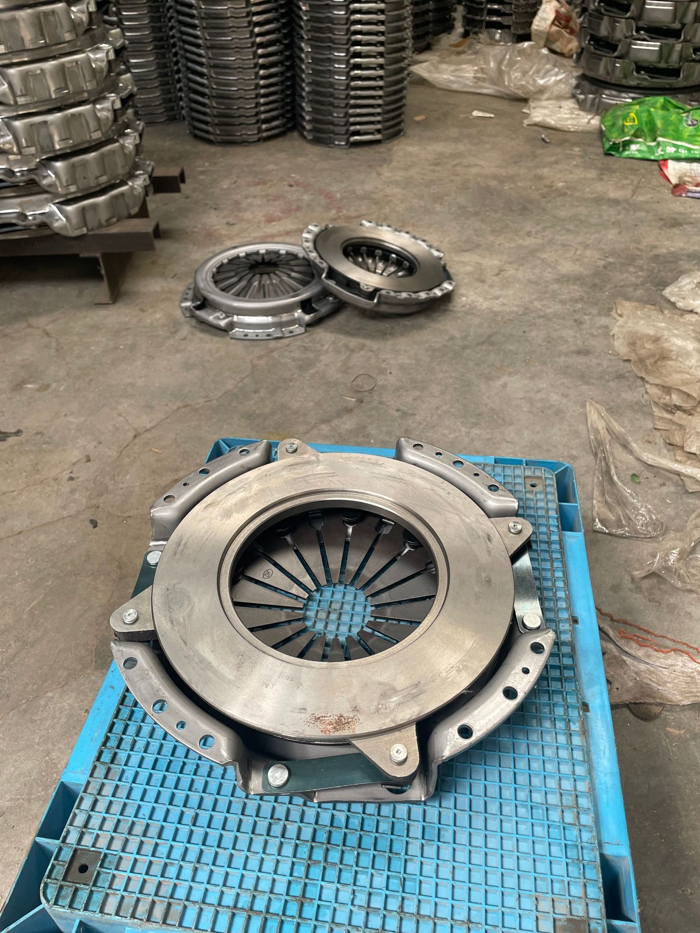 WG9921160200 Heavy-duty truck 430L2 clutch pressure plate, compatible with Shandeka, Howo T7H, Weichai, and Jiefang J6P