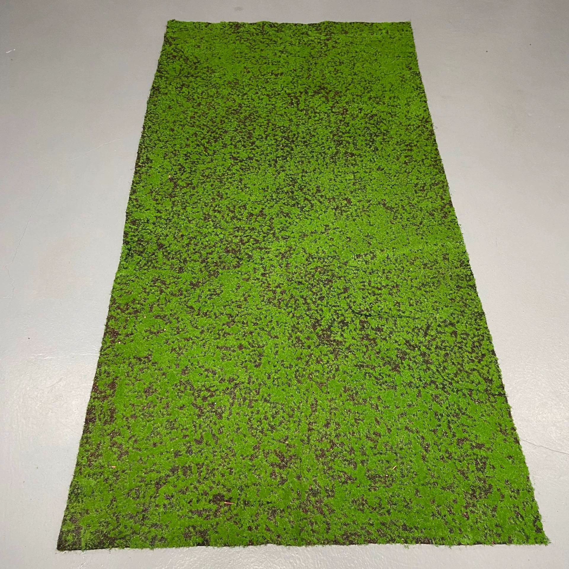 Fake moss turf, artificial plane moss turf, flat red base plane moss coffee base turf wholesale