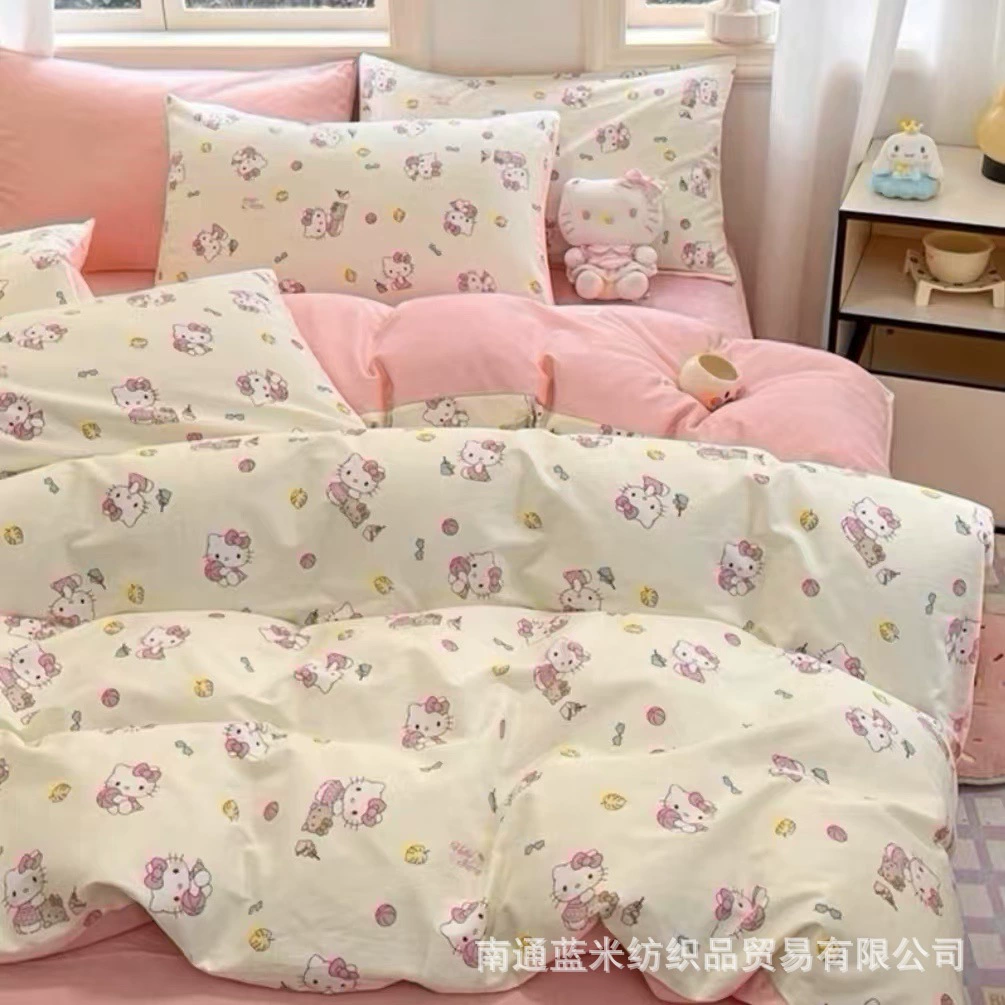 Набор простыней (Hello Kitty) 3–4 предмета, разные принты, размеры 150/180/200/120/150 см