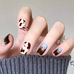 Fresh and charming wind wearable nail beauty nail sticker cow pattern short removable student fake nail sticker set wholesale