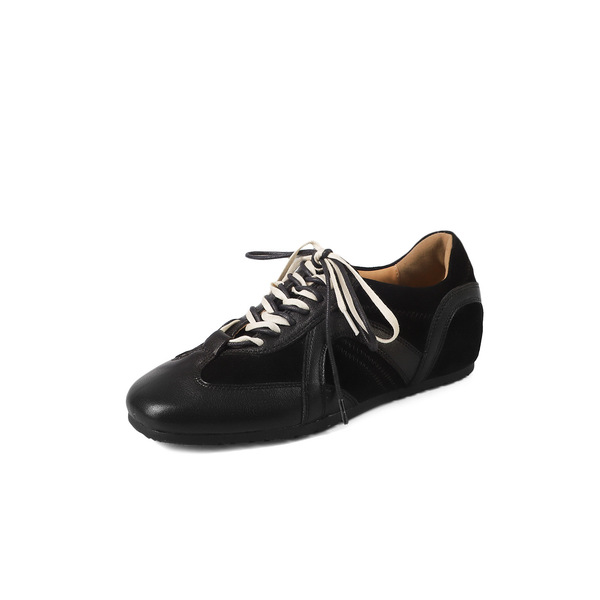 Autumn leather two-color retro sneakers with shoelaces