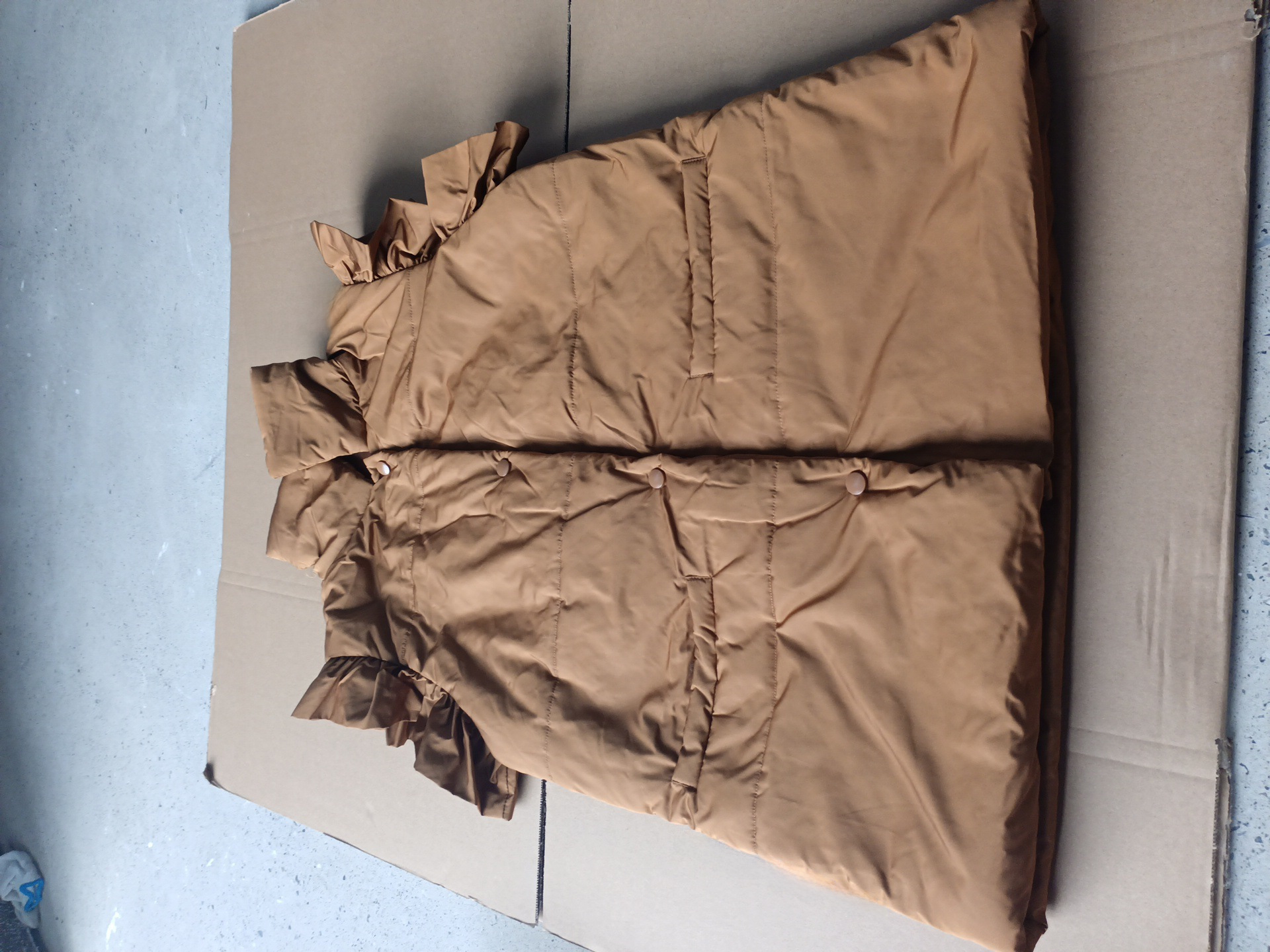 Grenzüberschreitende europäische und amerikanische Herbst- und Winterneuheiten mit lockerer Tasche und Baumwollpolsterung, fliegende Ärmel, elegante Weste, Stehkragen, Mode, Einreiher_voghion.com