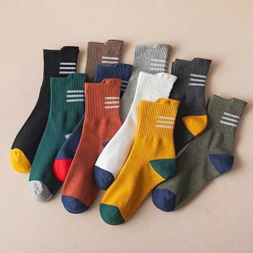 Socks men's mid-length autumn and winter long socks cotton socks long heel protection deodorant sports socks Korean version ins one piece drop shipping