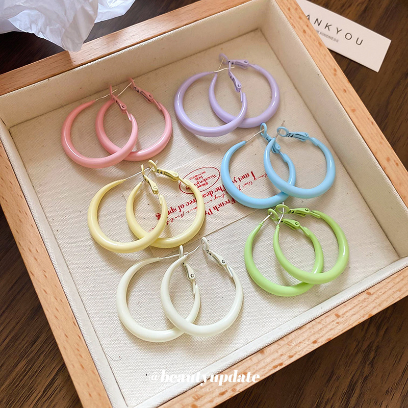 Aguja de plata, dopamina, aretes redondos brillantes de principios de primavera, celebridades de Internet, pendientes de temperamento del mismo estilo, pendientes simples de cercanías, mujeres