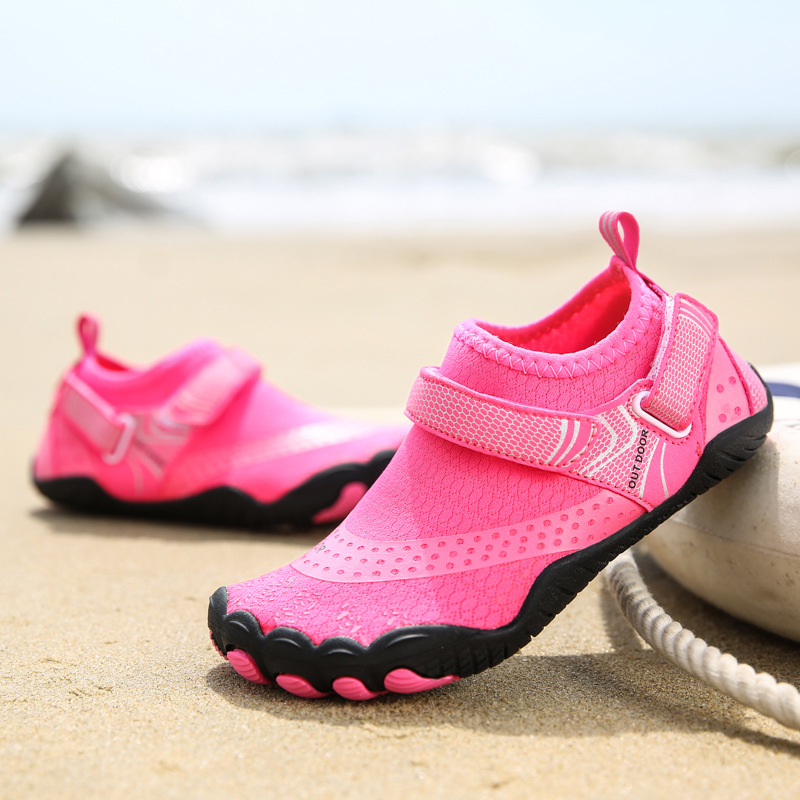 Nuevos zapatos de playa para niños al aire libre transfronterizos, zapatos de vadeo de cinco dedos, zapatos de buceo, zapatos de natación antideslizantes gruesos
