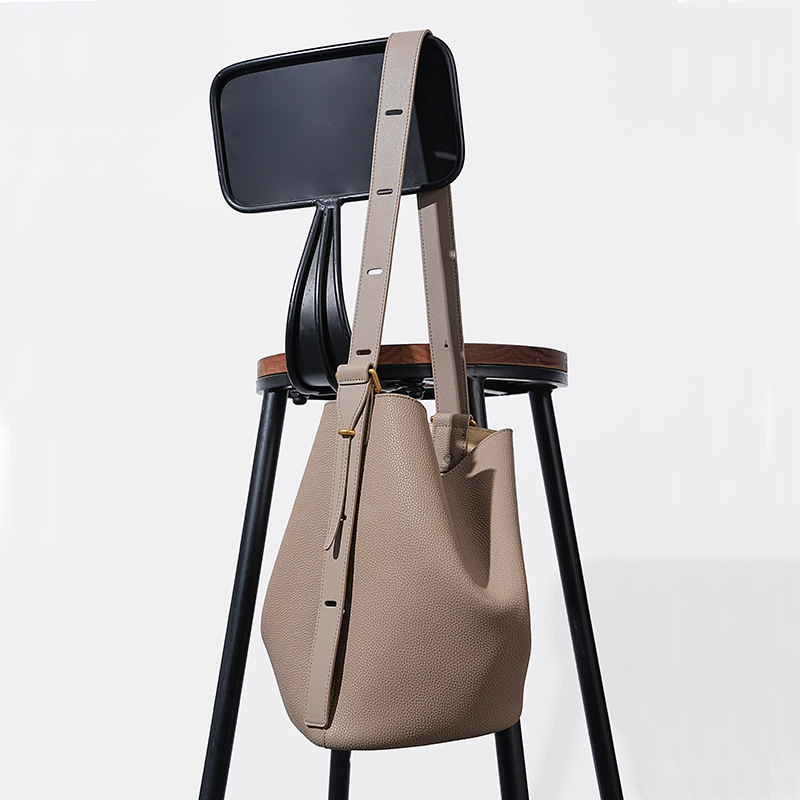 Ins Niche Design Luxury Genuine Leather Women's Shoulder Bag, Light Luxury Commuter Cowhide Large Capacity Crossbody Bucket Bag - Thumbnail 3