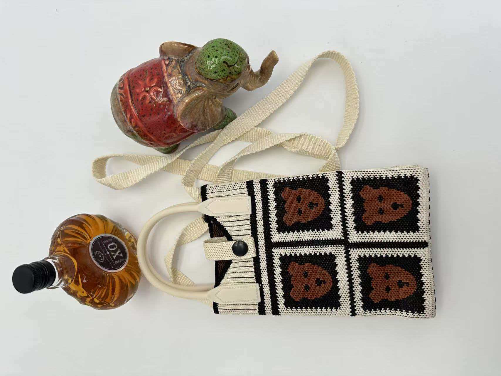 Cartoon Graphic Knit Compact Phone Crossbody Bag 21