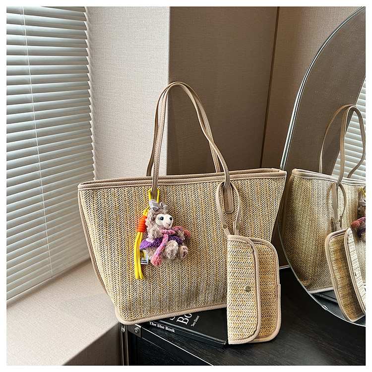 Bolso de gran capacidad para mujer 2025 verano nueva moda tejida bolso de axila de un solo hombro bolso de viaje casual image 9