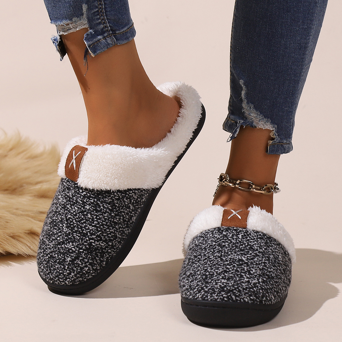 Fluffy slippers Autumn and winter home indoor cotton slippers warm plush slippers with thick soles_ipsvogv.com