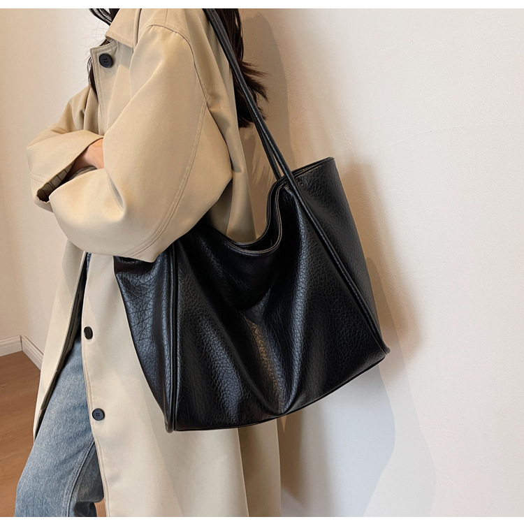 Premium Women's Shoulder Bag Large Capacity Commuter Tote Bag_voghion.com