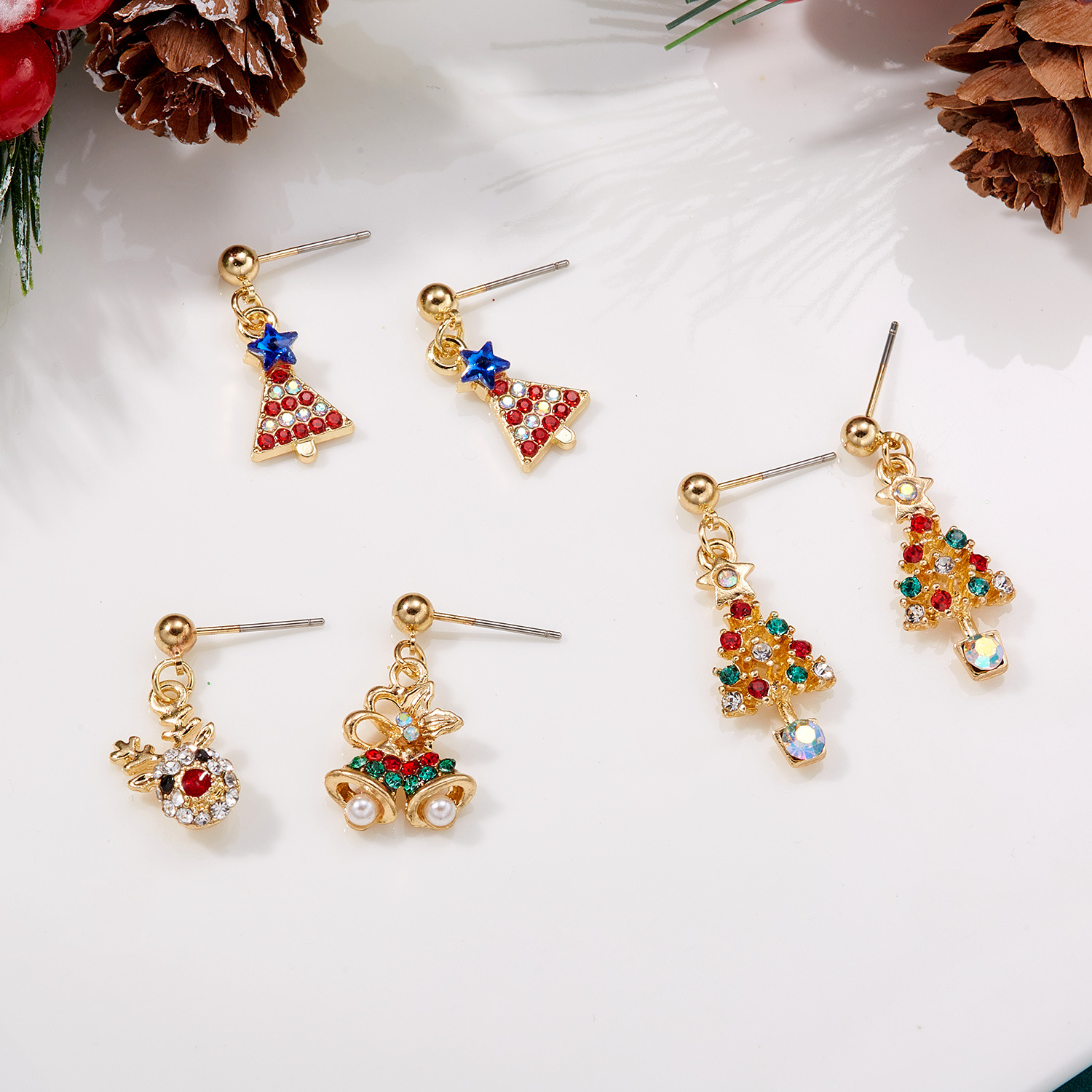 1 Pair Cute Christmas Tree Snowflake Elk Plating Alloy Drop Earrings display picture 6