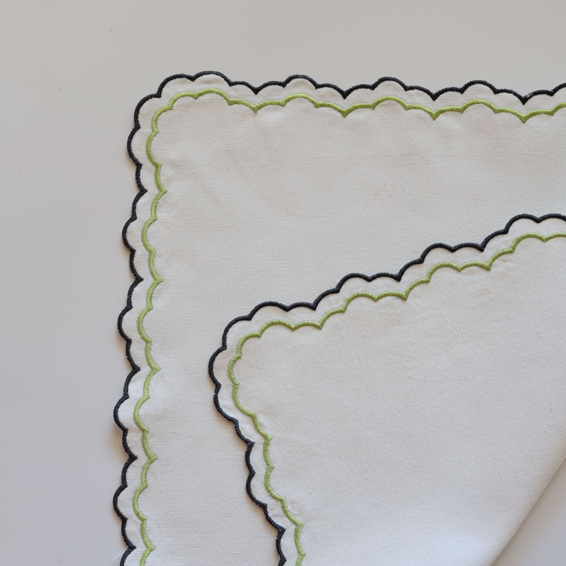 bordado almohadilla servillas ondulado encaje pequeño hotel superior comedor occidental almohadilla de aislamiento de la decoración de Navidad