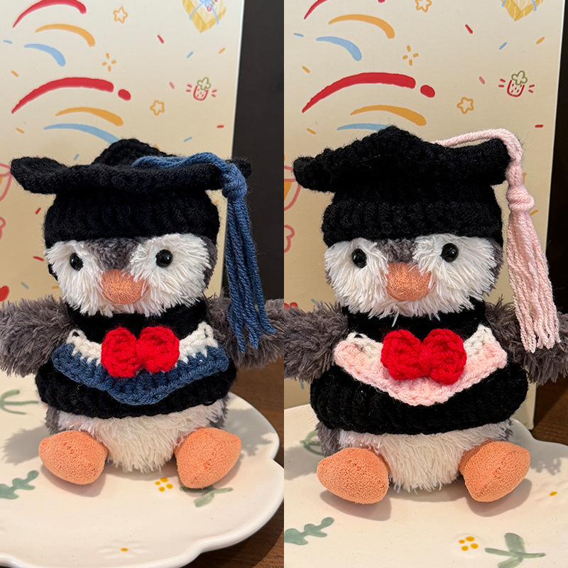 Peanut Penguin Academic Robe Graduation Clothes Graduation Gown Bachelor's Cap Doctoral Doll Outfit Graduation Season Gift Knitting Peanut Penguin Academic Robe Graduation Clothes Graduation Gown Bachelor's Cap Doctoral Doll Outfit Graduation Season Gift Knitting