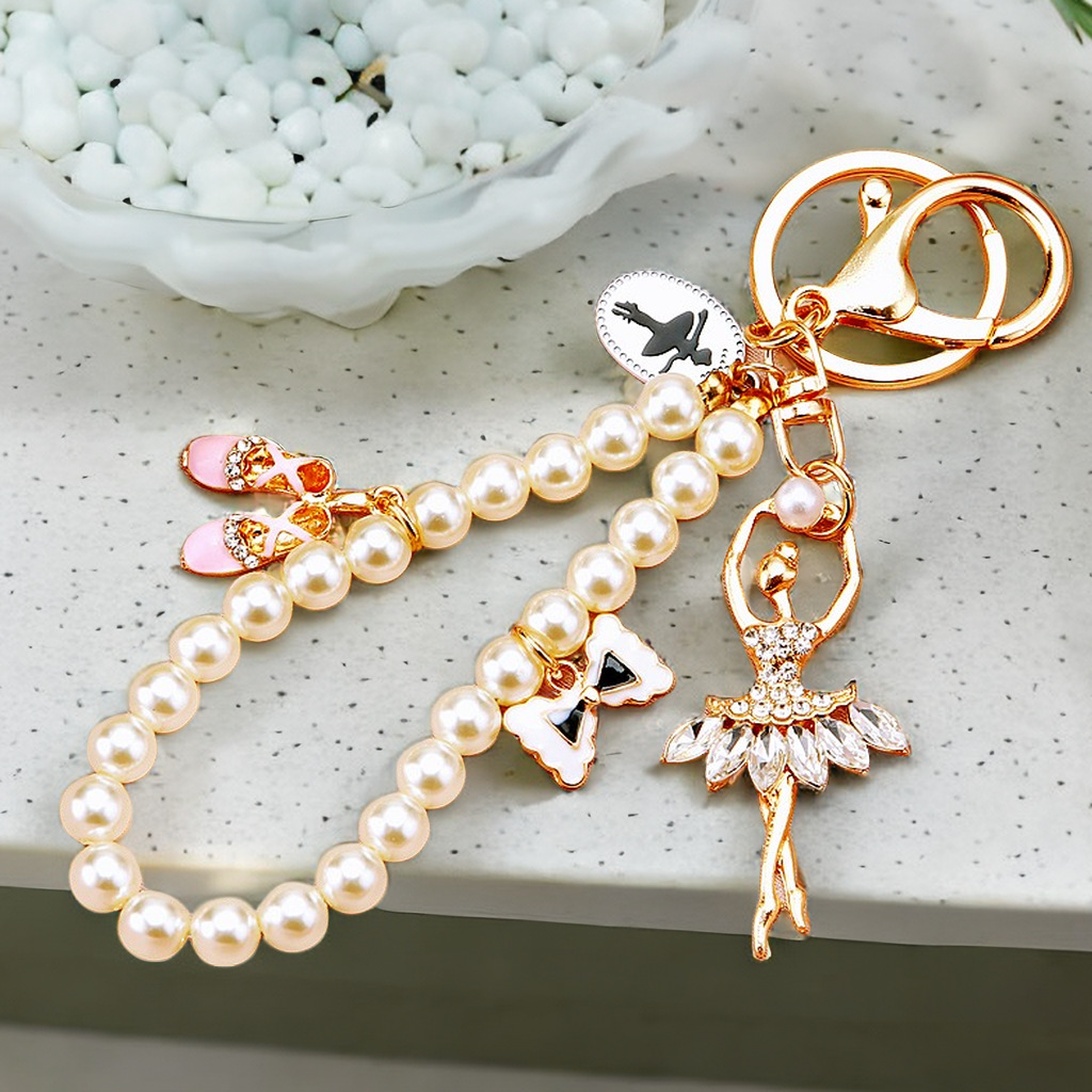 Elegant Princess Cute Bow Knot Shoe Imitation Pearl Alloy Women's Bag Pendant Keychain display picture 3