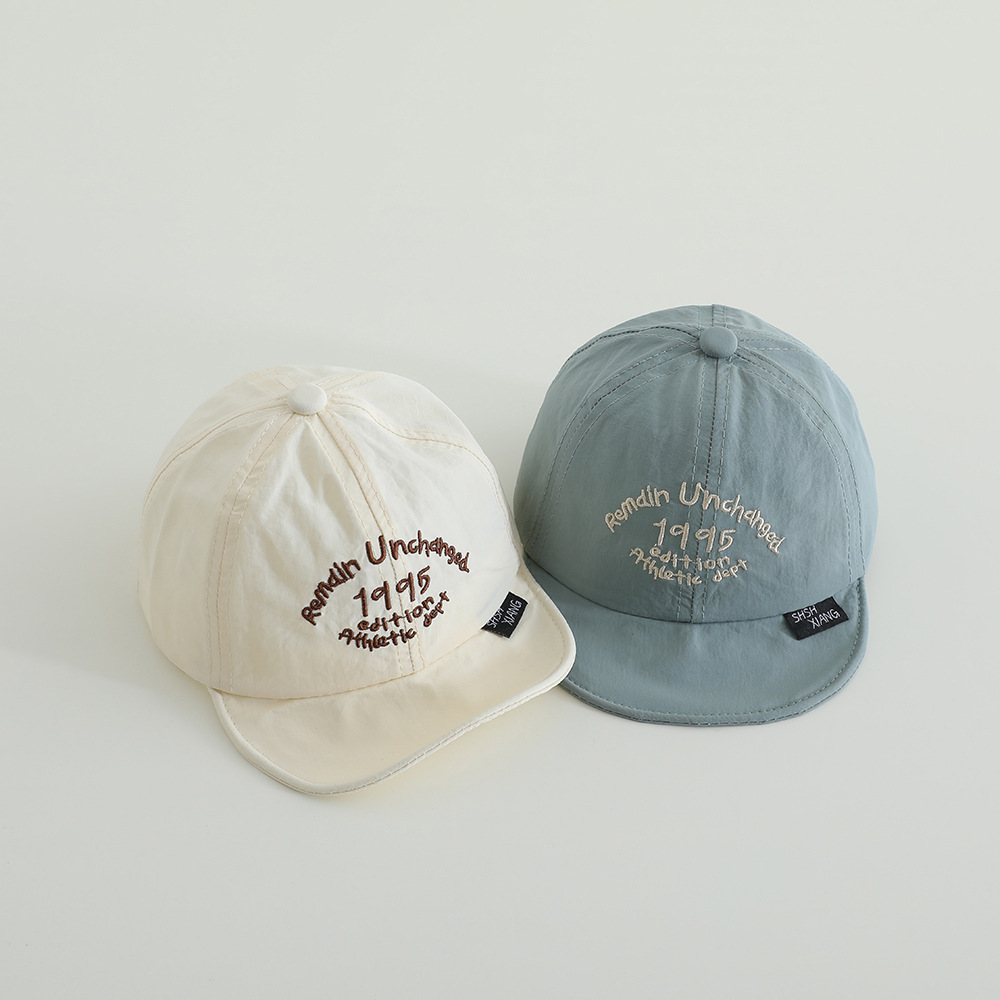 Un bebé de un año primavera y otoño pequeño mes sombrero sombrero sombrero sombrero de béisbol bebé lindo 2024 nuevo