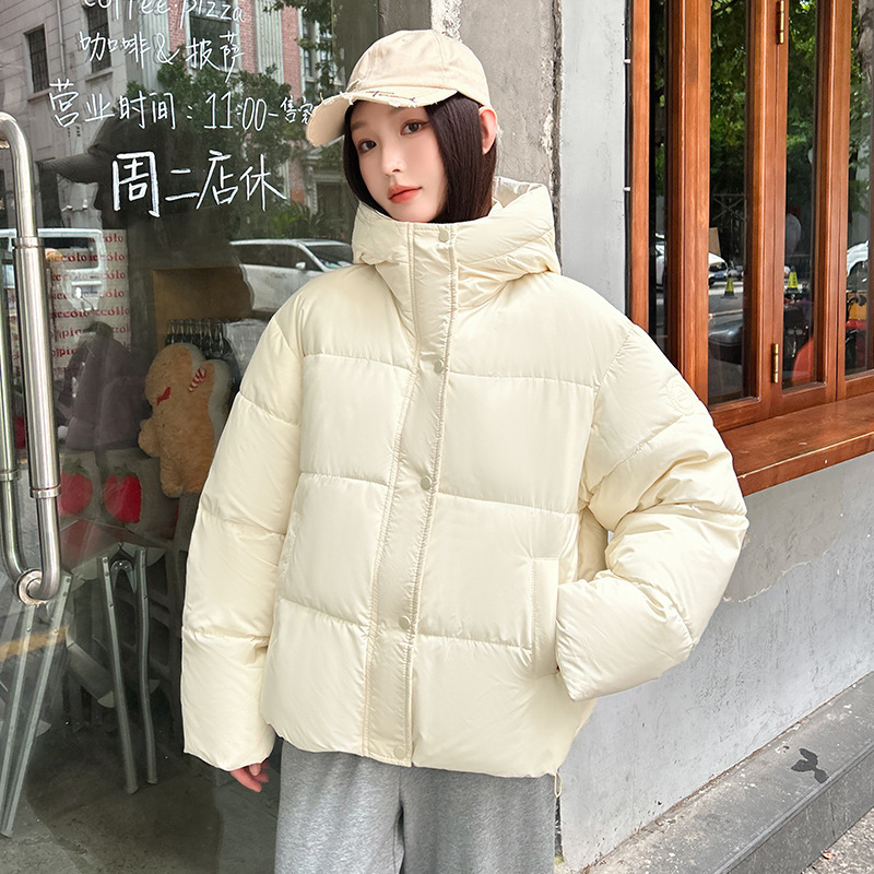 Pequeño puff corto de algodón mujer 2025 moda con sombrero engrosado diseño sensación de invierno otoño chaqueta de pan
