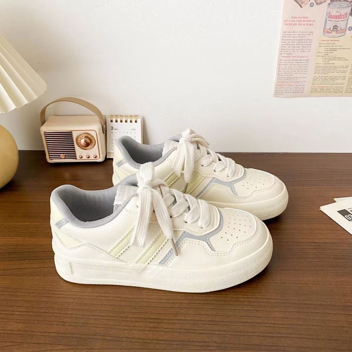 2024 verano nuevo estilo de la universidad ventilación de cuero zapatos blancos zapatos de plancha gruesa zapatos casuales zapatos de mujer zapatos deportivos