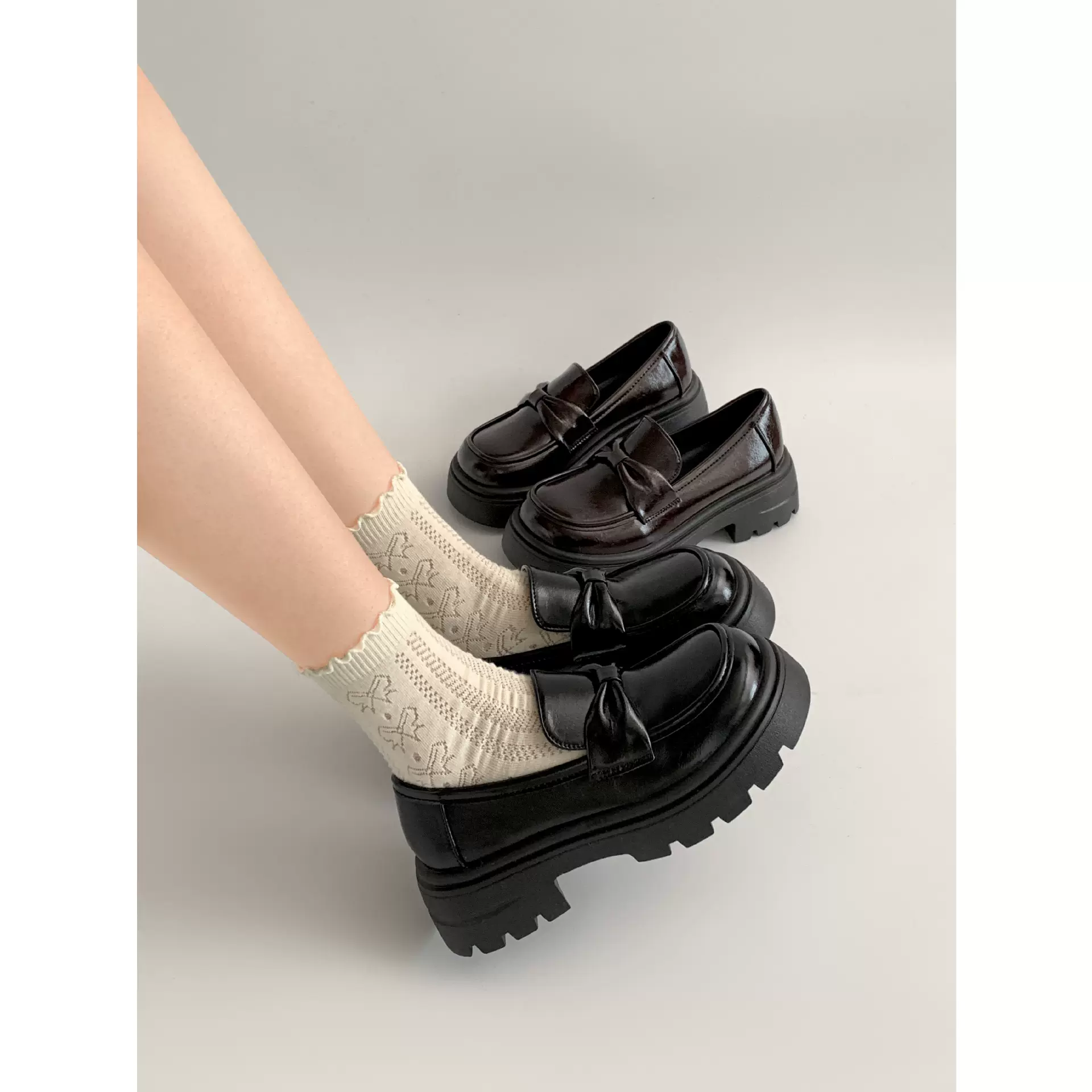 黑色复古英伦风厚底小皮鞋女2025新款秋冬配裙子百搭软底乐福单鞋