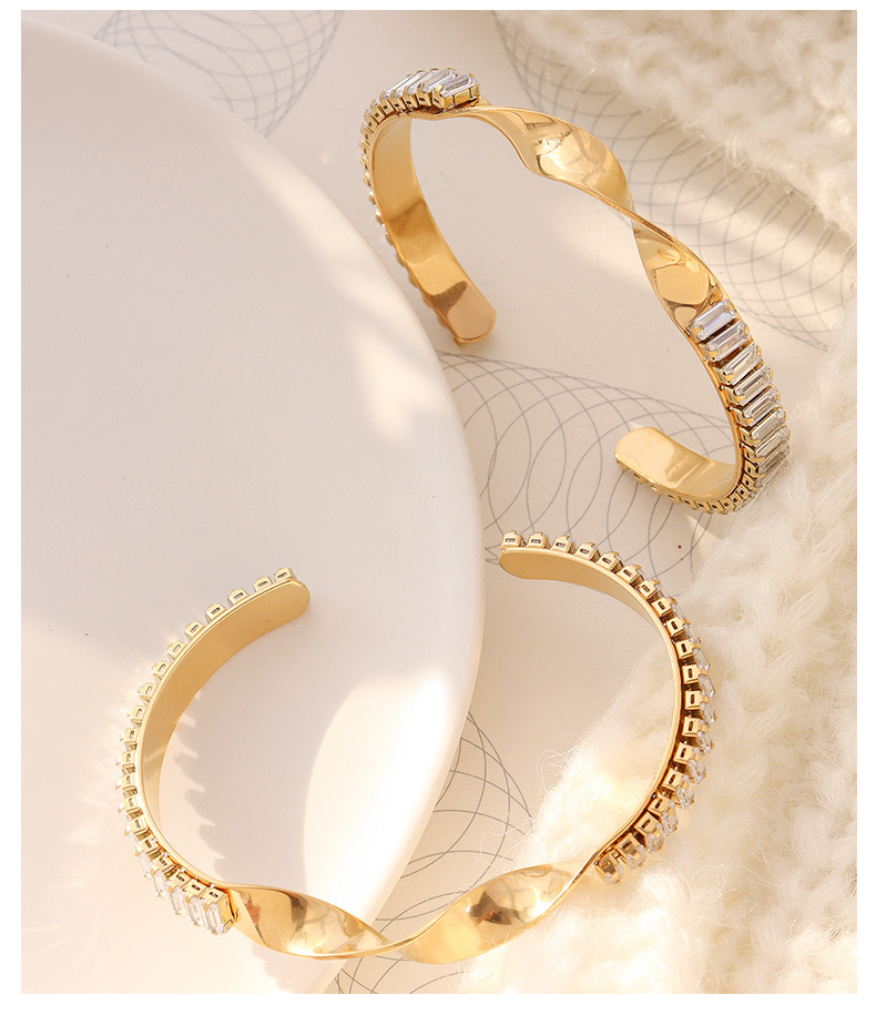 South Korea Niche Inlaid Zircon Opening Geometric Twist Bracelet Jewelry Titanium Steel 18k Gold Bracelet display picture 6