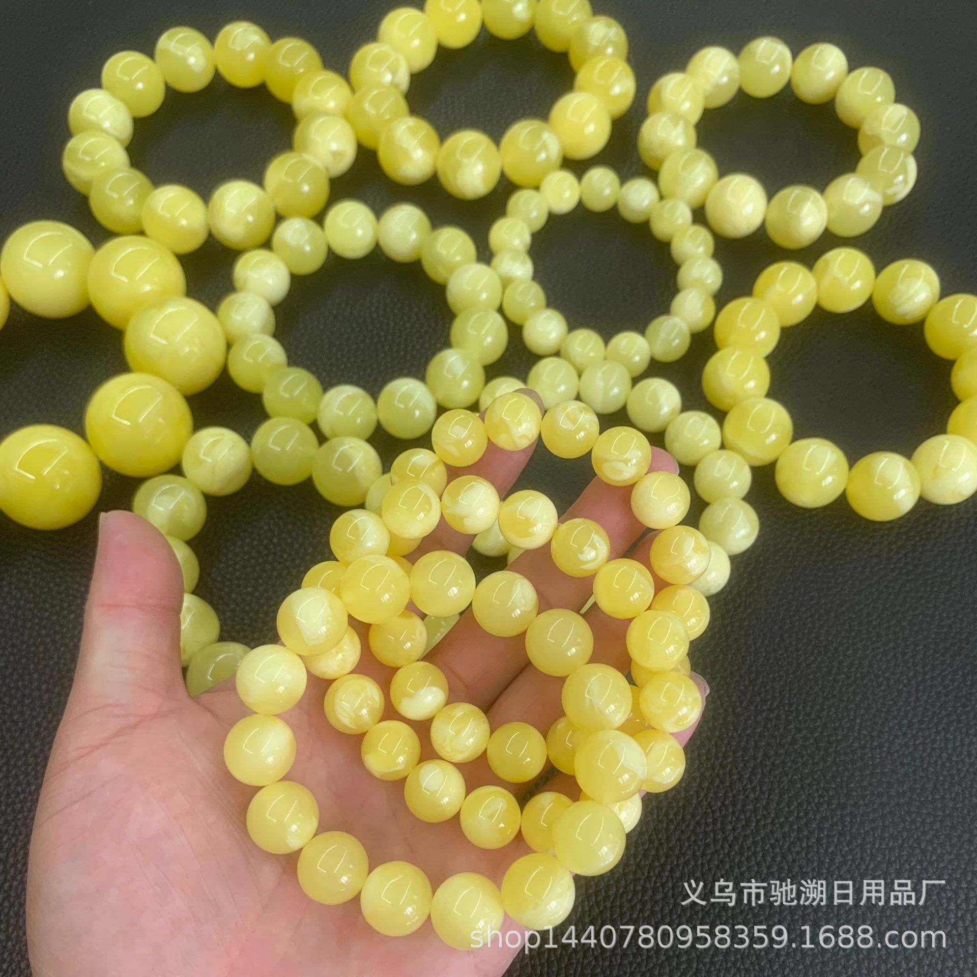 Live amber beeswax shallow floating flower single ring bracelet second generation amber beeswax Russian barrel beads 108 Wen play bracelet