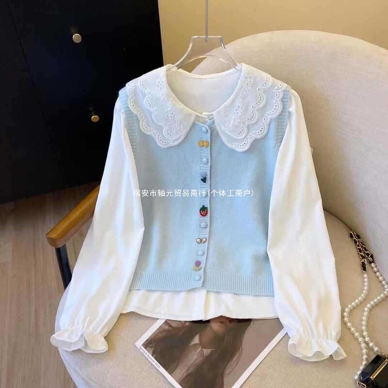 New early autumn knitted vest for women, featuring a sweet embroidered lace collar and a stylish patchwork design, creating a youthful and slimming effect New early autumn knitted vest for women, featuring a sweet embroidered lace collar and a stylish patchwork design, creating a youthful and slimming effect
