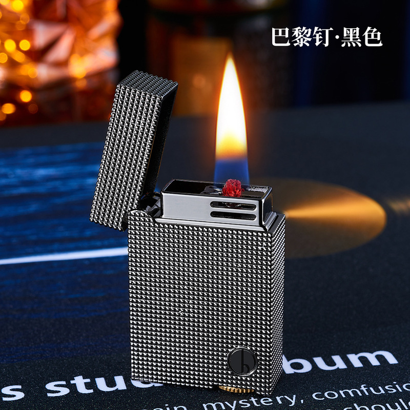 Douyin インターネットセレブの人気のレトロな灯油マシンブラックテクノロジー音声起動直火ライター、クールでハンサムなライターを備えた必需品|undefined