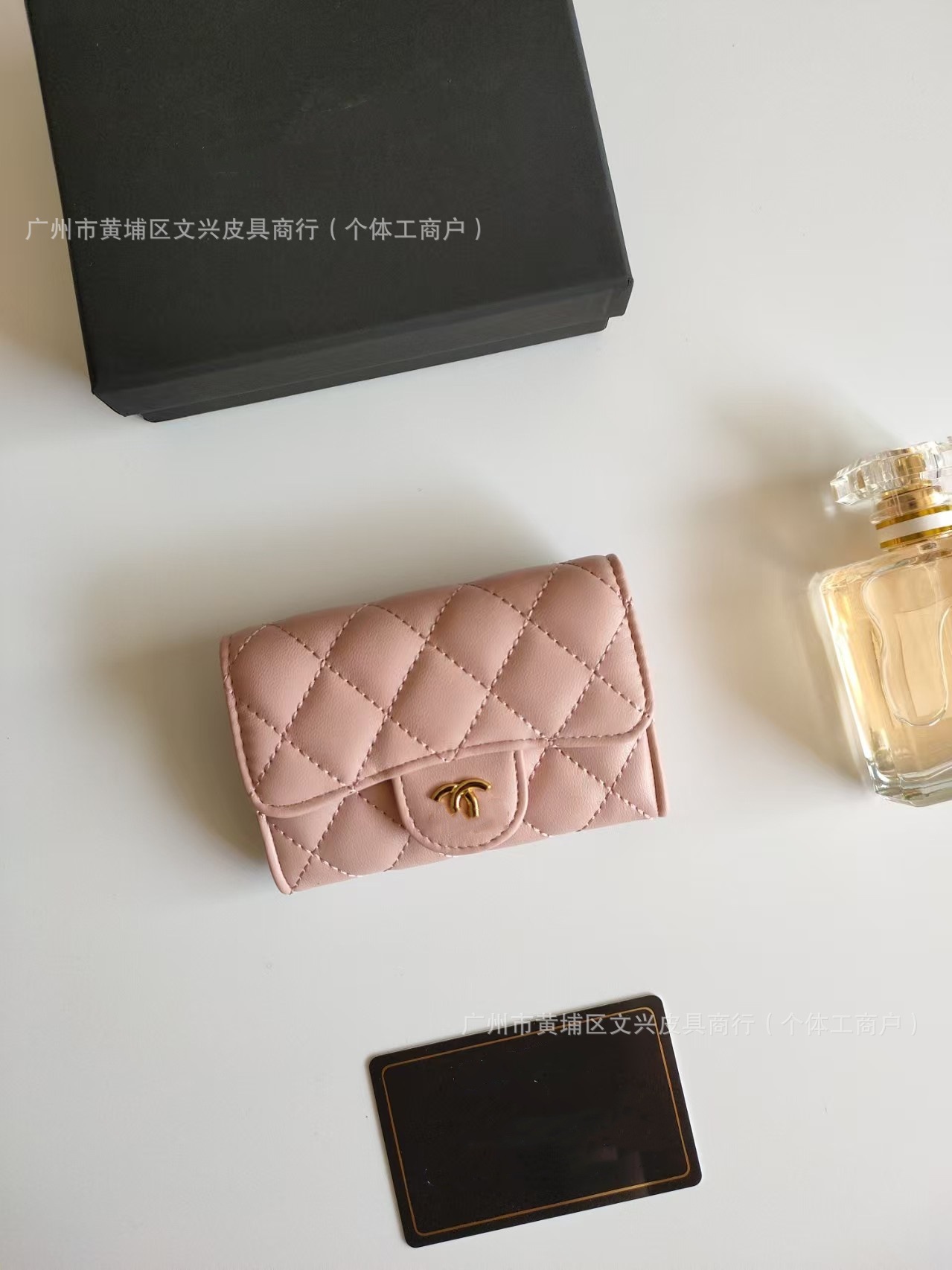 Cartera de cuero corta de diamante de alta calidad, nicho casual, gran capacidad, exquisita, pequeña bolsa de cambio de hebilla fragante.