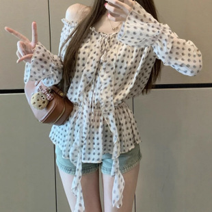 ��ʽһ�ּ粨�c�L��ѩ���r��Ů�b�����OӋ��ϵ���r�ª��ؽ^������