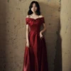 Long, open shoulders, mid-length