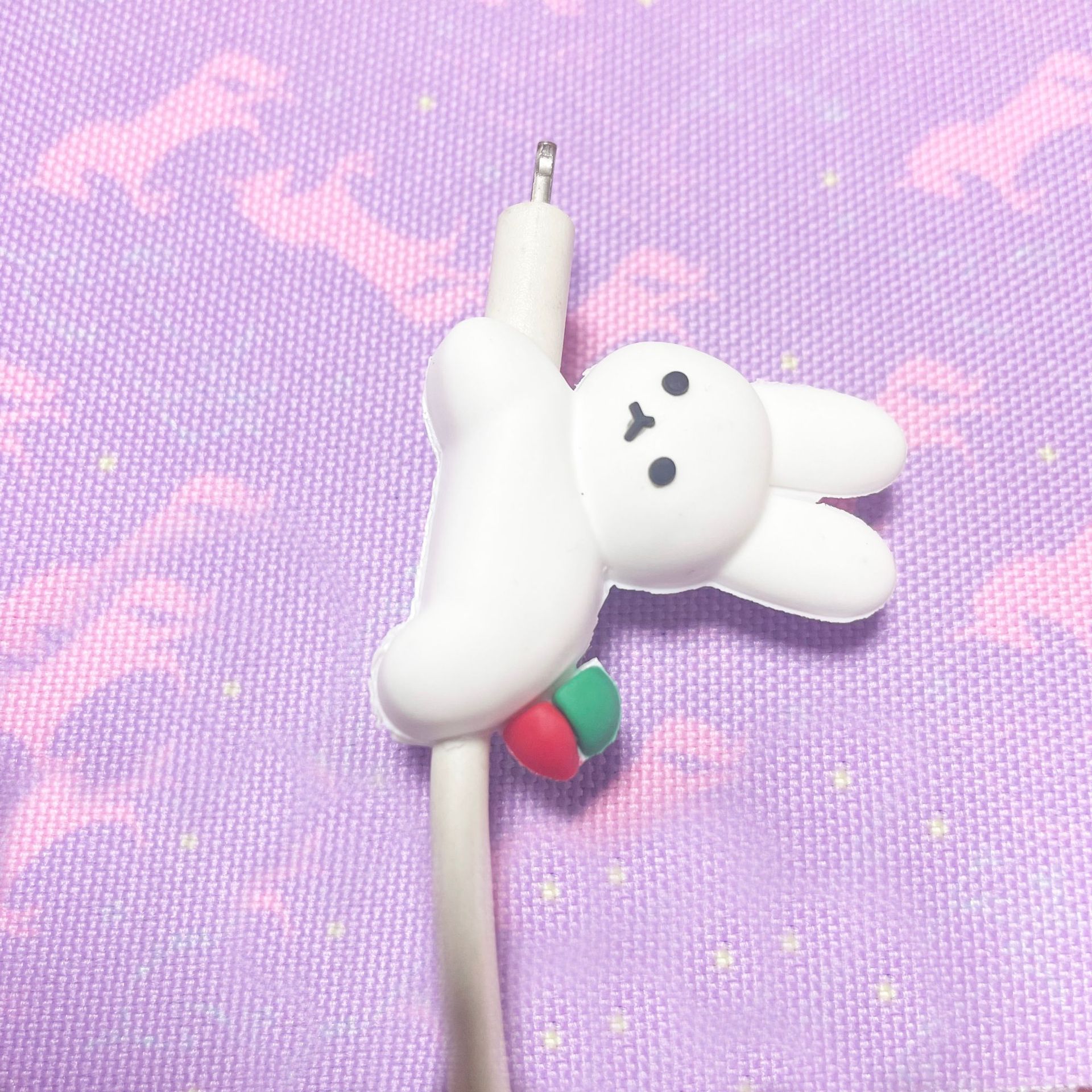 Nuevo cable de carga mordida Apple Android silicona anti-rotura universal teléfono móvil cable de datos de dibujos animados cubierta protectora