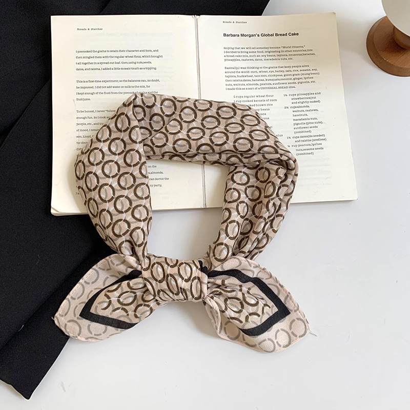 Bufandas de seda cuadrada alta sensación 2025 nueva moda versátil simulación bufandas de seda correa de cabello bufandas bufandas bufandas de seda al por mayor