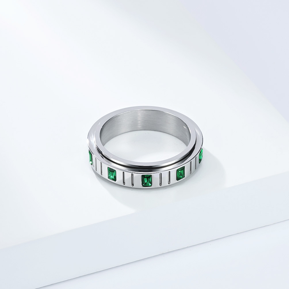 Unique Rotating Emerald Zircon Ring For Women In Titanium Steel_voghion.com