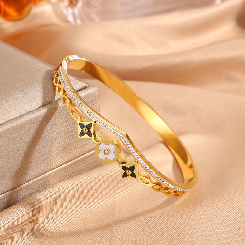 【116】SZ333-1 golden hollow four-leaf clover bracelet