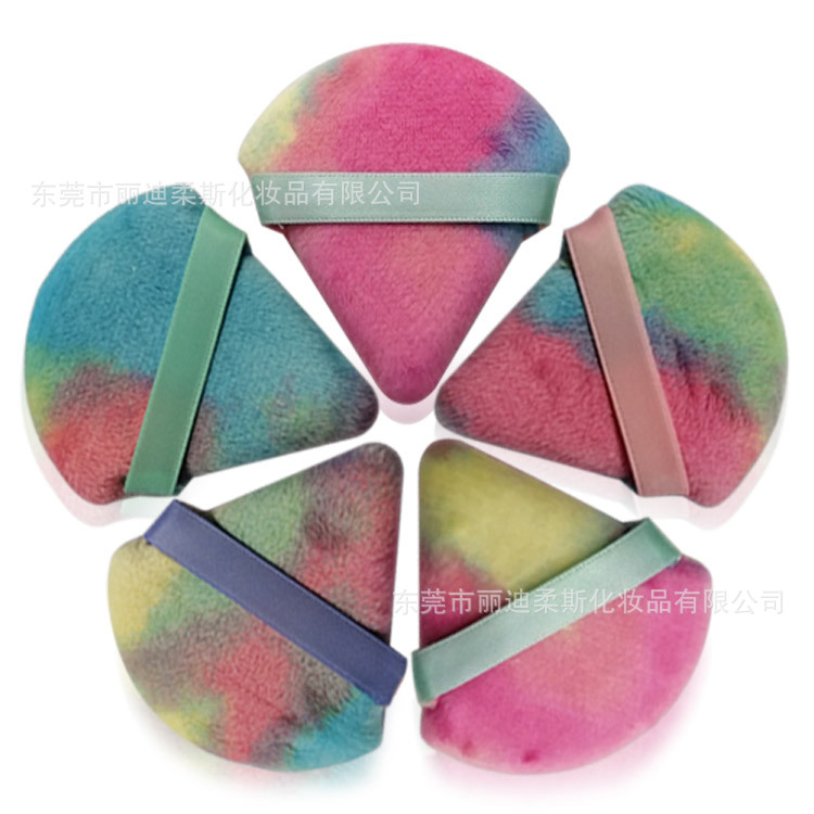 Fabricante en stock triángulo puff Suede soplo seco en forma de abanico en polvo puff maquillaje esponja en polvo pastel herramientas de belleza