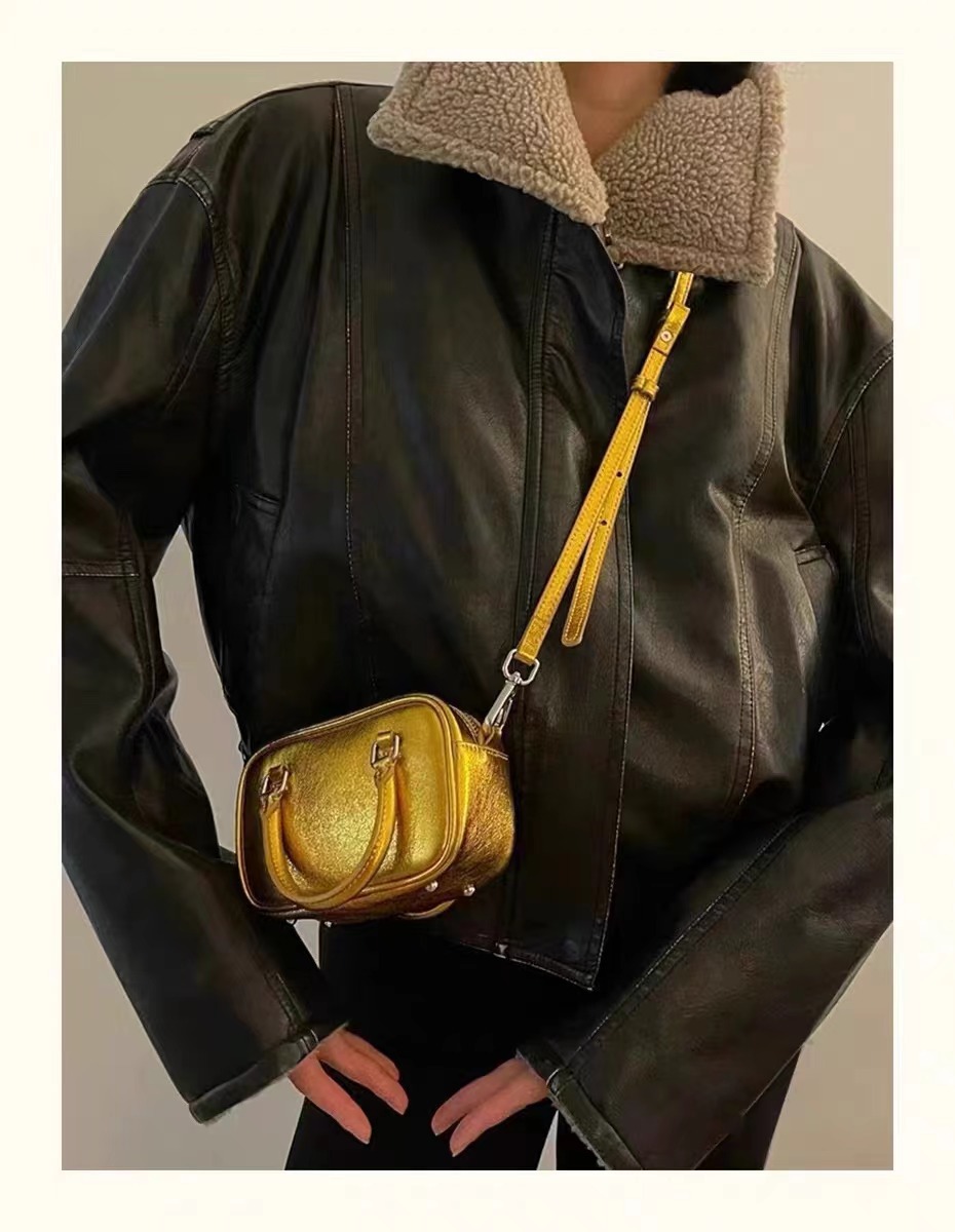 2024 Vår/Sommer Ny, fasjonabel, allsidig, gull- og sølvfarget liten, firkantet crossover-veske med mobiltelefon, trend for dame_voghion.com